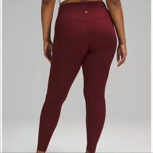 New lululemon aligns 25”
